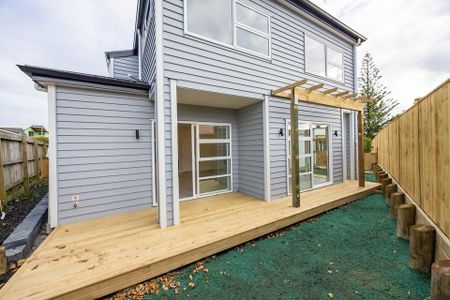 Brand New Designer Quality Home - Photo 3