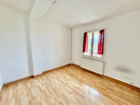 A LOUER - APPARTEMENT T5 - ROANNE - Photo 4