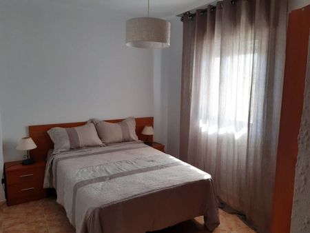 Alquiler de piso en Plaza de Toros - Photo 4