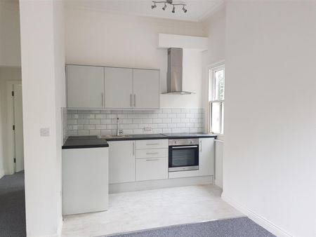 Saint Paul’s Square, Burton On Trent - Photo 4