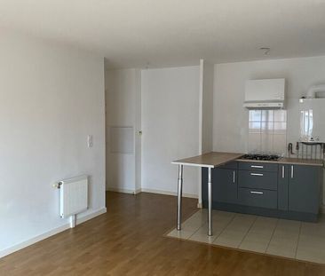Location Appartement 2 pièces 42m² ORLEANS 45000 - Photo 3