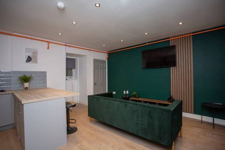 North Parade - Photo 4