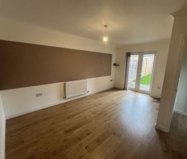 3 bedroom end of terrace house to rent - Photo 1