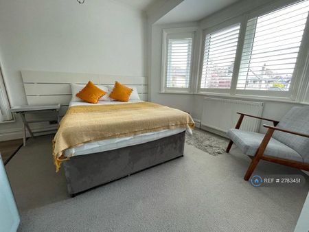 1 bedroom in a house share to rent - Photo 5