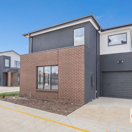 Brand New Luxury Townhouse for Lease!! - Photo 3