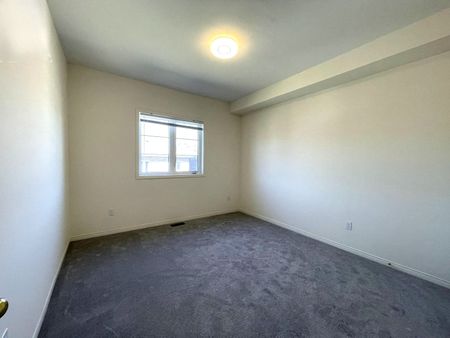 For Lease - 82 Ness Drive, Richmond Hill, Ontario - Photo 3