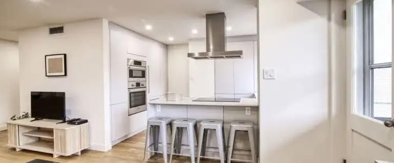Regency | 3555 Cote-des-Neiges Road, Montreal - Photo 1