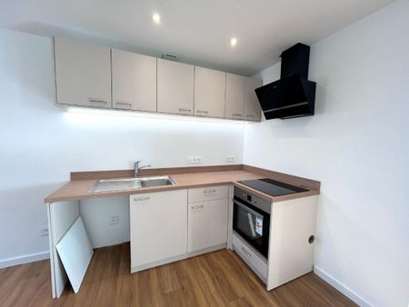 Location Appartement 4 pièces 77m² ROANNE 42300 - Photo 5