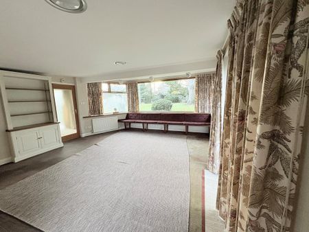 4 bedroom detached house to rent - Photo 2