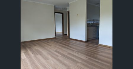 Fresh and tidy free-standing homette in great location - Photo 2