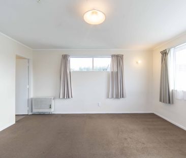 Four Bedroom Family Home - Photo 2