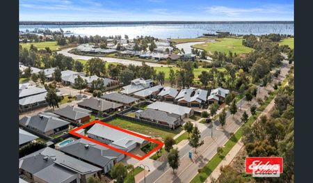 SILVERWOODS ESTATE - Photo 2