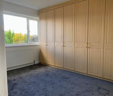 Howard drive, Chesterfield, Old Whittington - Photo 1