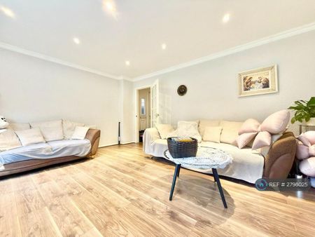 4 bedroom terraced house to rent - Photo 3