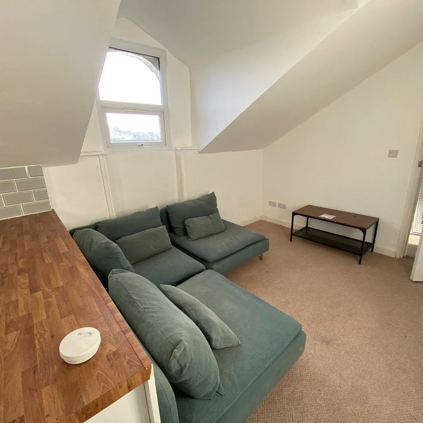 2 Bed Flat, Manor Mount, SE23 - Photo 1