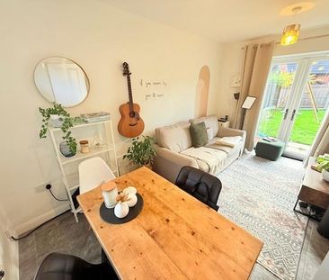 2 bedroom semi-detached house to rent - Photo 2
