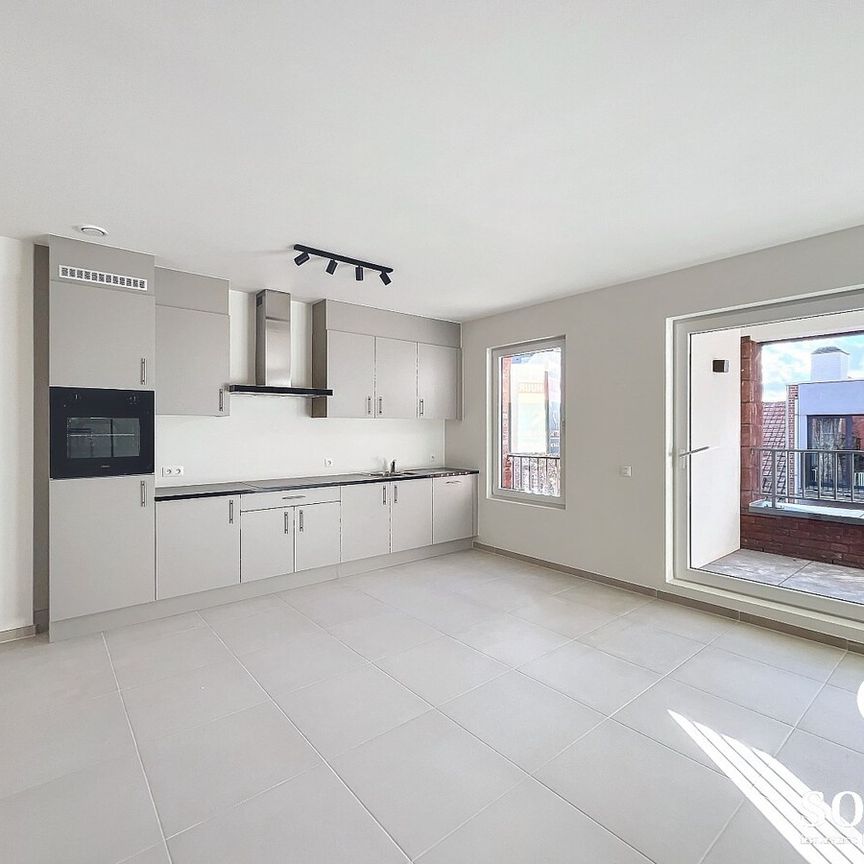 Nieuw appartement met 2 slaapkamers in Aalter, standaard afwerking, bouwjaar 2022, 95.82m² bewoonbare oppervlakte, 1 badkamer - Photo 1