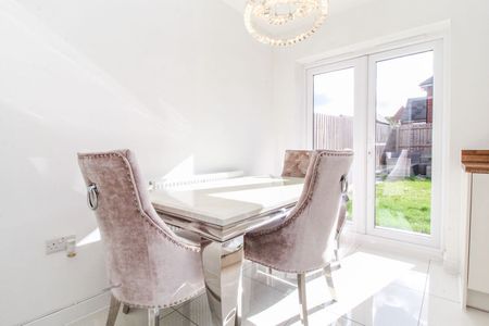 Milton Crescent, Stewartby, Bedford - Photo 3