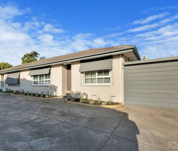 PERFECTLY PRESENTED | GREAT LOCATION | MODERN - Photo 4