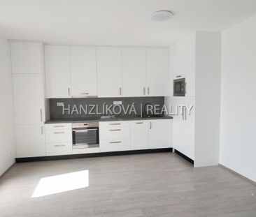 Pronájem bytu 1+kk 35 m2 - Photo 2