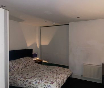 Room in a Shared Flat, Carnoustie St, G5 - Photo 2