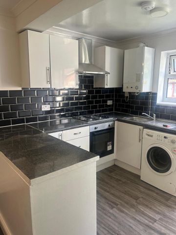 2 bedroom flat to rent - Photo 4