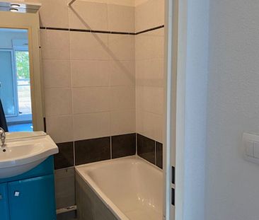 Location Appartement 2 pièces 41m² CHATEAURENARD 13160 - Photo 3