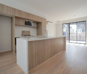 Near New Crafted Townhome - Photo 3