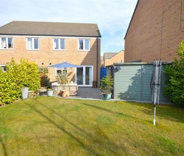 3 bedroom semi-detached house to rent - Photo 1