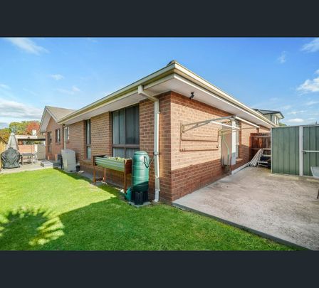 2/1 Leigh Street, Huntingdale, Vic 3166 - Photo 1