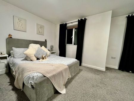 Stanks Drive, Leeds - Photo 5