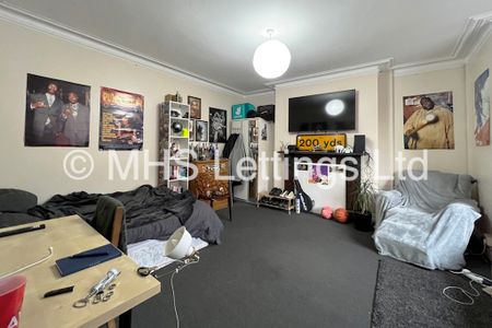 4 Bedroom Mid Terraced House for rent in Wrangthorn Place - Photo 3