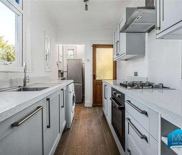 Brunswick Park Road, New Southgate, London, N11 - Photo 4