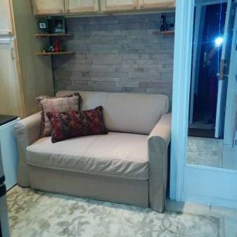 Small Batchelor w Bath&Kitchinette $700 Humber-Lakeshore - Photo 1