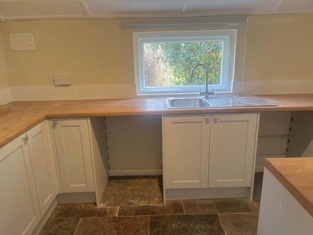 3 bedroom detached house to rent - Photo 5