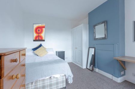 4 bedroom terraced house to rent - Photo 4