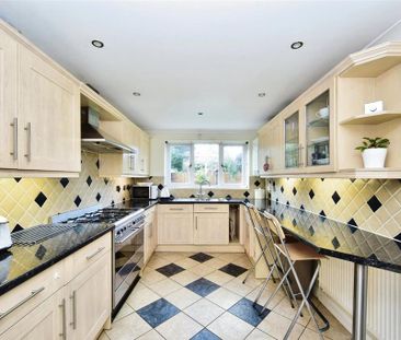 5 bedroom detached house to rent - Photo 4