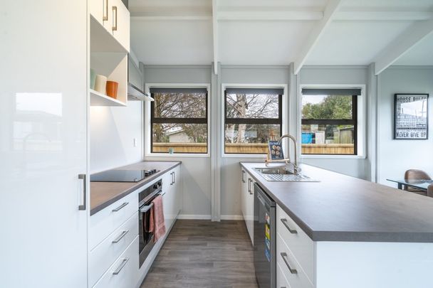 Modern Home Close to hospital - Photo 1