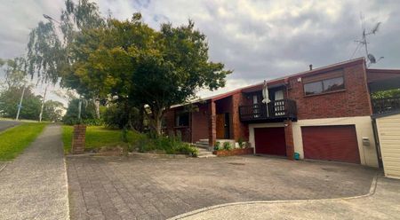 3 Bedrooms in Chartwell - Photo 3