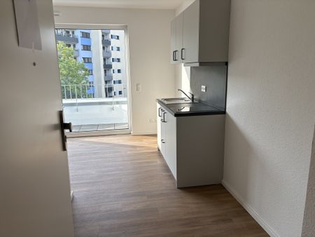 Hochwertiges Studentenapartment mit Pantryküche & Dachterrasse - Photo 3