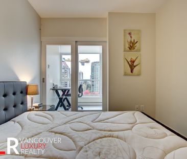 Condo in Downtown Vancouver, BC - Photo 6