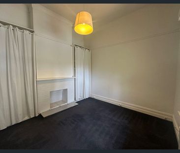 POSITION PERFECT! - Photo 2