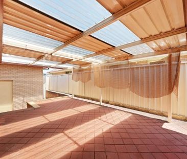 Discover your perfect family retreat, nestled in the heart of Casula! - Photo 5