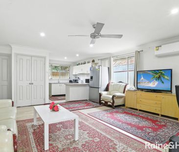 Freshly Painted Spacious Villa - Photo 3