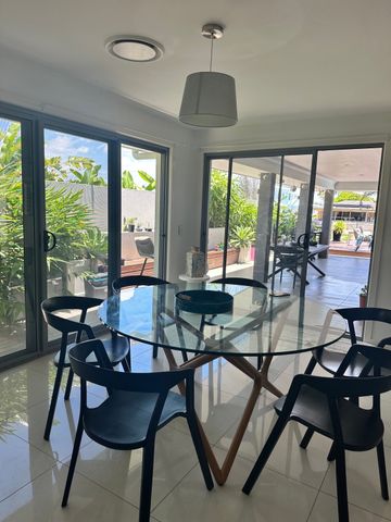 Broadbeach Waters - Photo 4