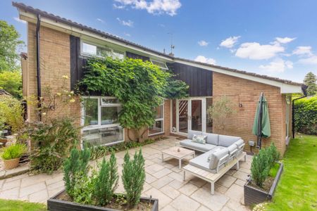 Burleigh Lane, Ascot - Photo 4