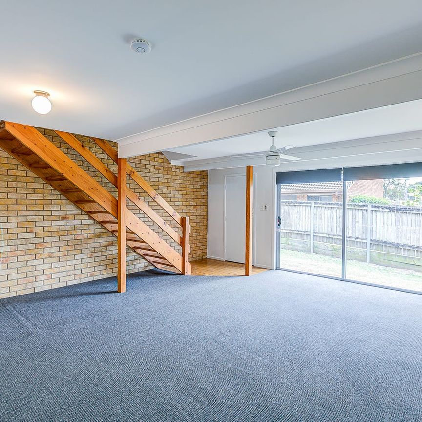 Beautiful Townhouse, in a great Location - Photo 1