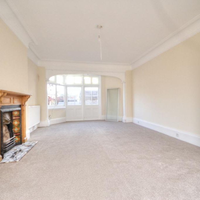 5 bedroom semi-detached house to rent - Photo 1