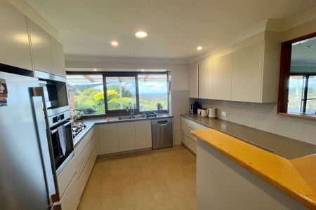 23 Farnham Avenue, Wentworth Falls. - Photo 5