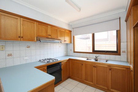 2/93 Ringwood Street, Ringwood - Photo 2